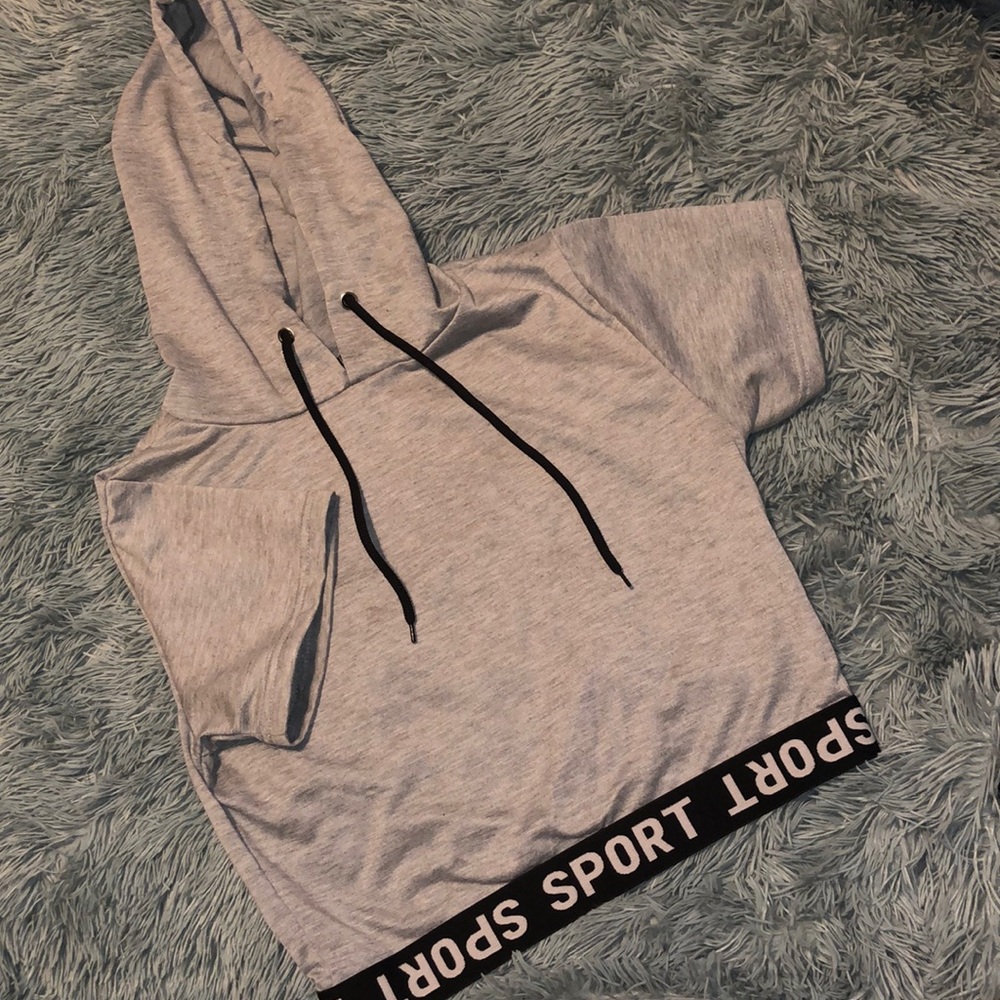 Crop hoodie t-shirt